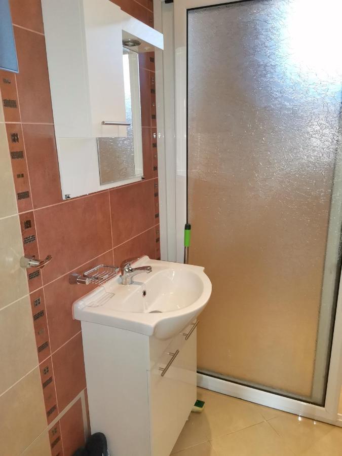 Guest Rooms Mihaylovi Pavel Banya Luaran gambar